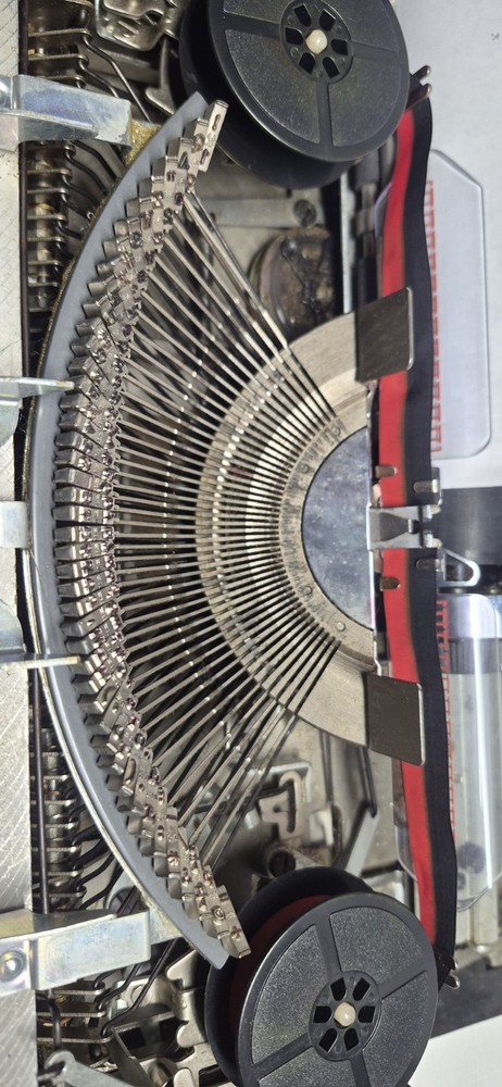 Adler Tippa S Typewriter Case 1960s - Tested working Read