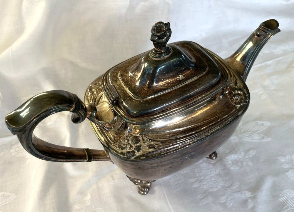 1847 Rogers Bros Daffodil Pattern Silverplate Tea Pot or Coffee Pot Teapot EUC