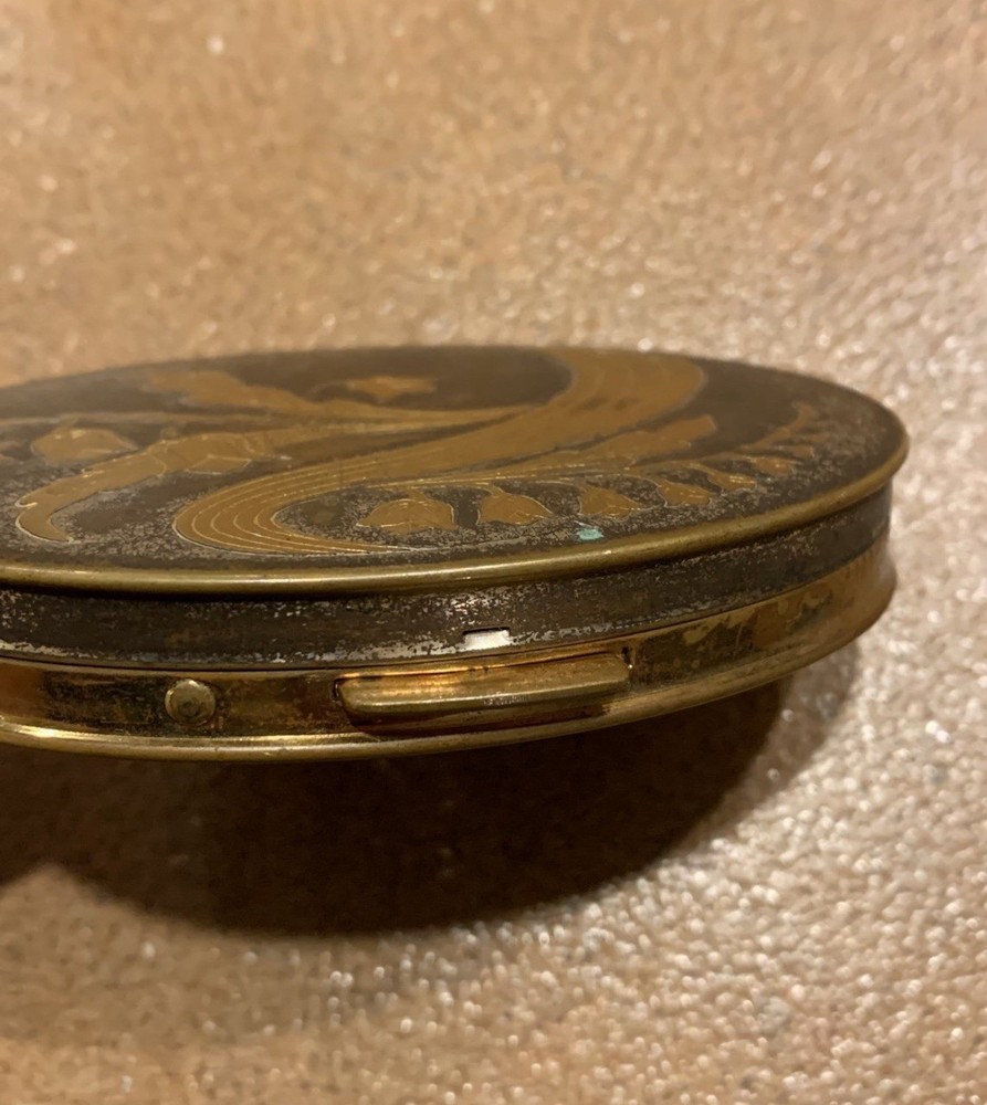 Neat Metal Tin Purse Keepsake