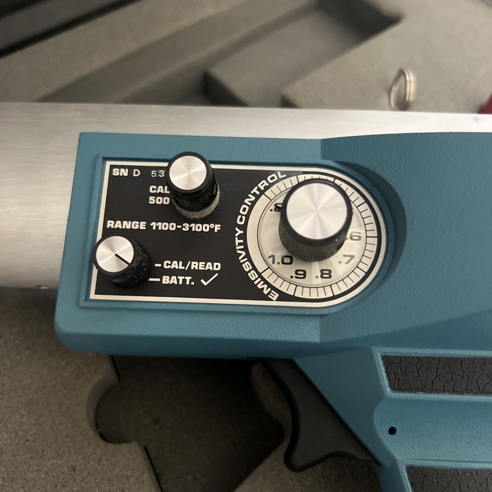 Material Control DHS -17XP Heat Stalker Infrared Thermometer 1100-3100F Range