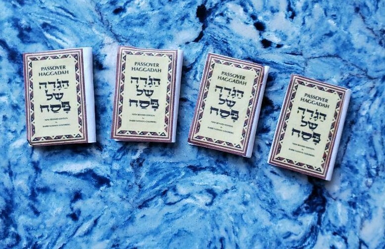 4 Miniature Passover Haggadahs Dollhouse Miniatures
