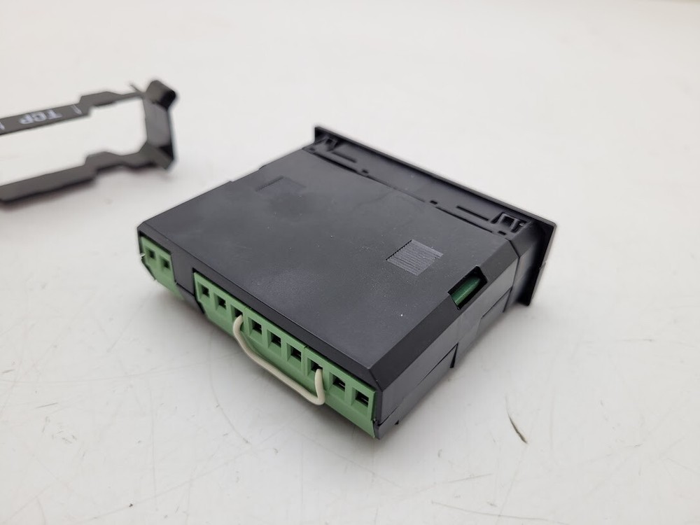 Simpson M24500130 4-1/2 LCD 24VDC Powered Digital AC Voltage Panel Meter