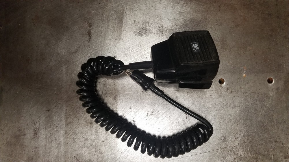 Realistic Dynamic Microphone #21-1172