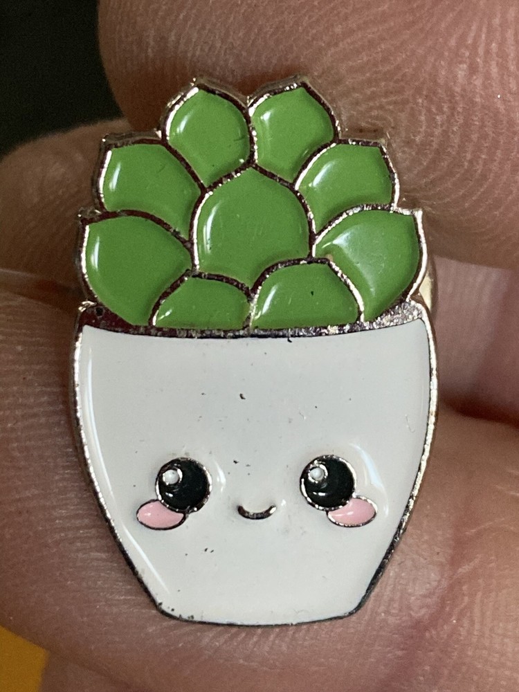White flower pot Lapel Pin EUC K534