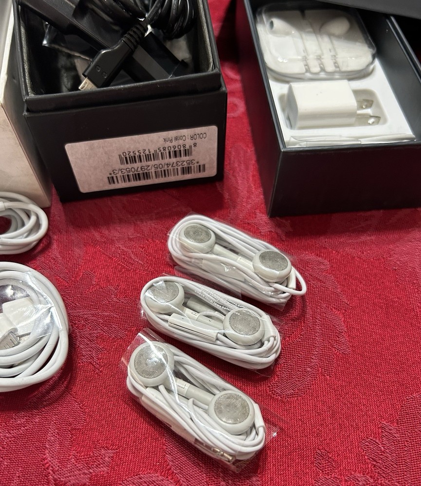 Large Mixed Lot Apple Cord, Earbuds, & Accessories – AS-IS Untested. BOXES EMPTY