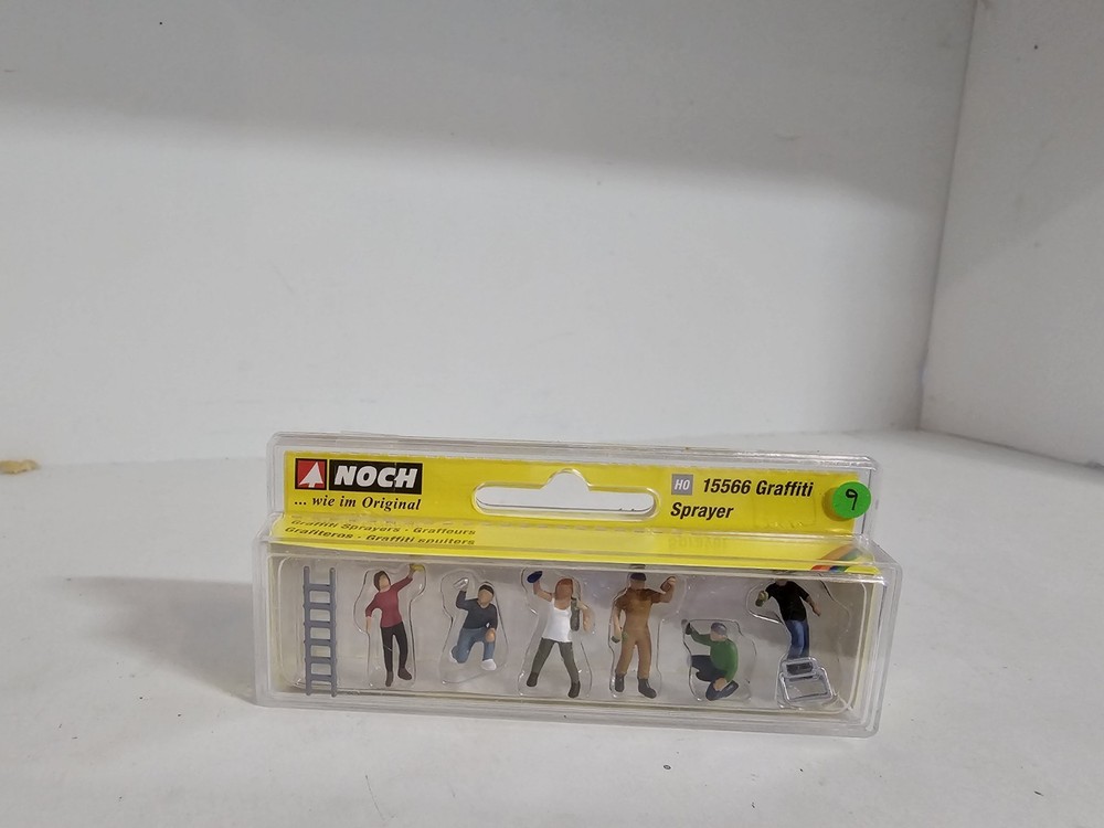 Noch Graffiti Sprayers 15566 HO Scale