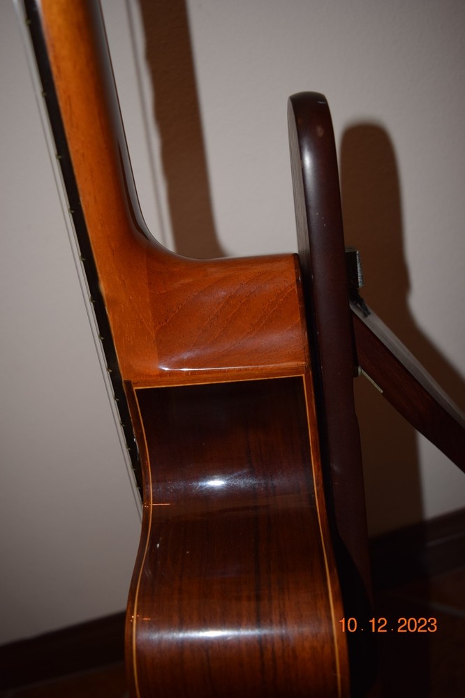 Ramirez 2CWE Classical Guitar