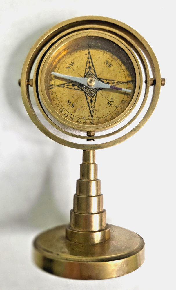 Vintage Brass Gimbal Ship Floating Navigation Compass Decor