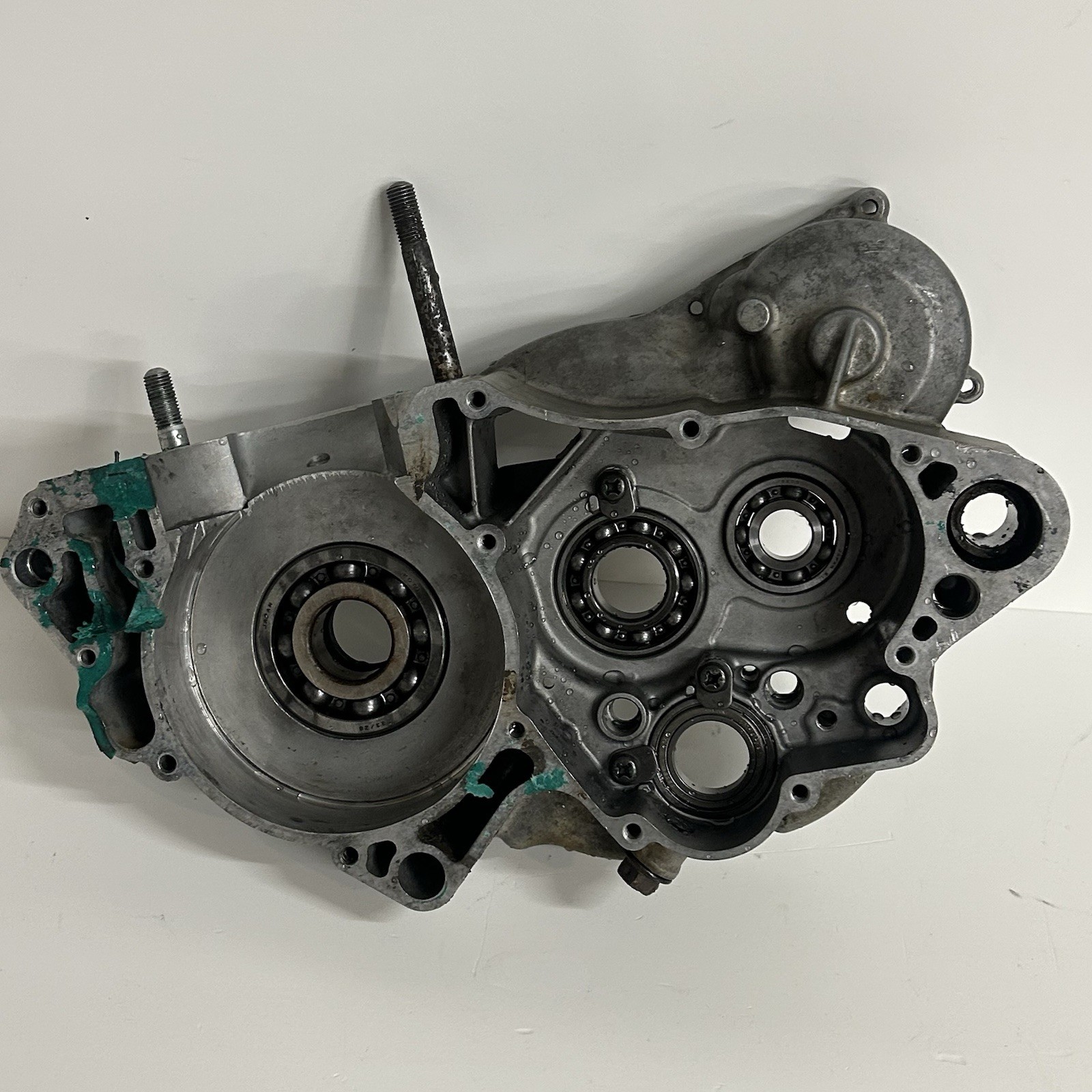 01 - 08 SUZUKI RM250 RM 250 RIGHT SIDE LOWER ENGINE BOTTOM END CRANK CASE OEM