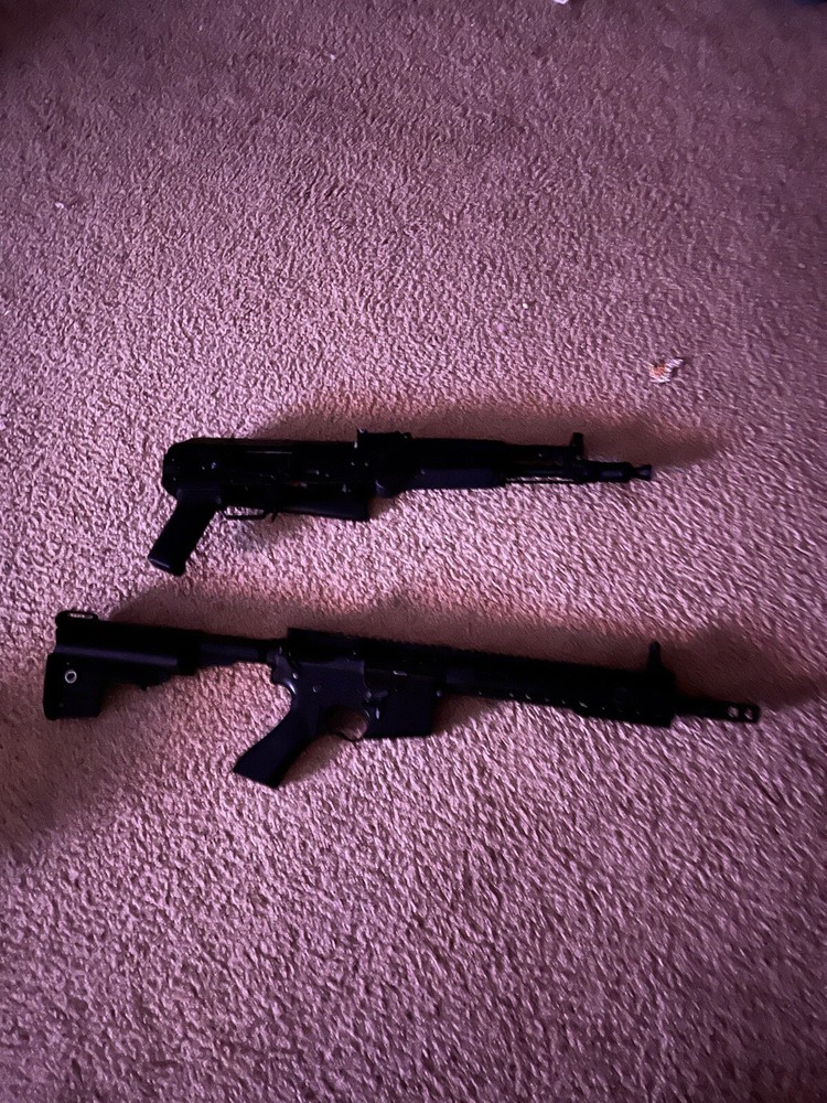 airsoft m4 and ak