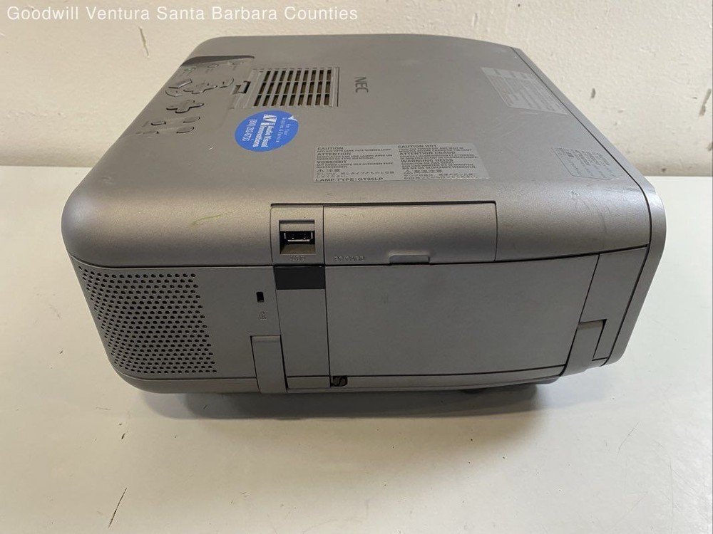 Nec GT950 LCD Projector - Read