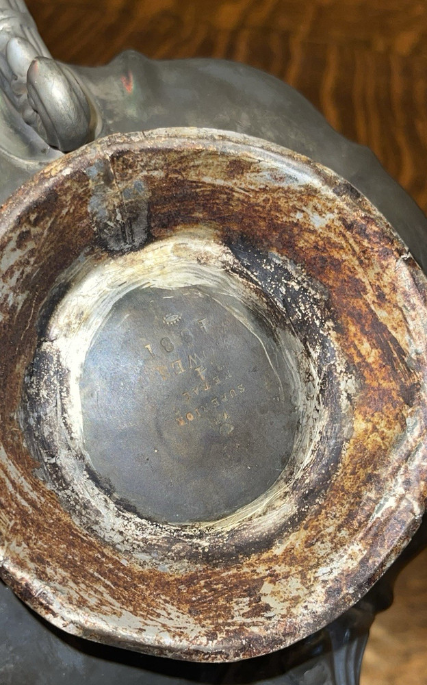 TEA POT 4881 VR SUPERIOR METAL HOWES~ ANTIQUE