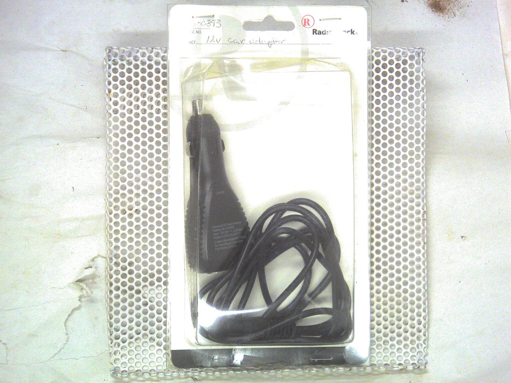 RadioShack Universal 2500mA Car DC Adapter