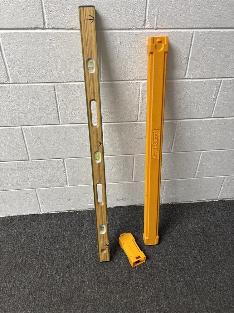 JOHNSON LEVEL & TOOL NO.748 4ft LEVEL WITH CASE