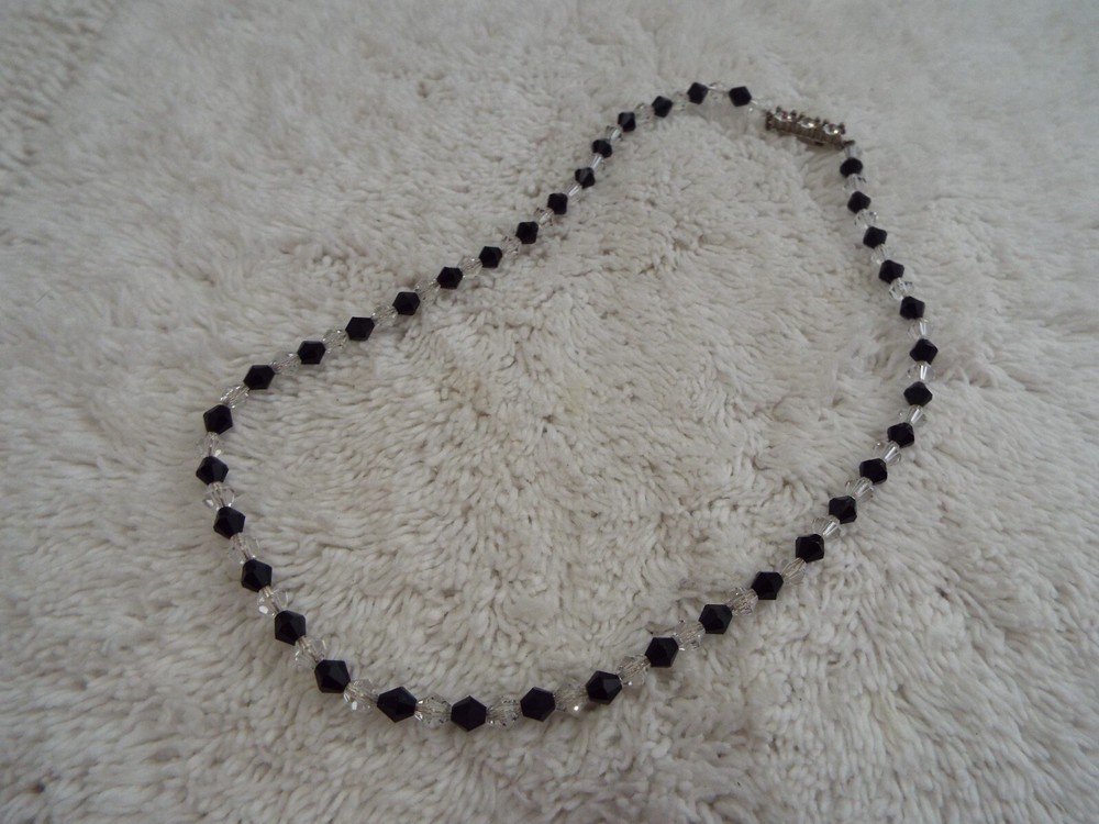Black Clear Crystal Mini Bead Necklace (J7)