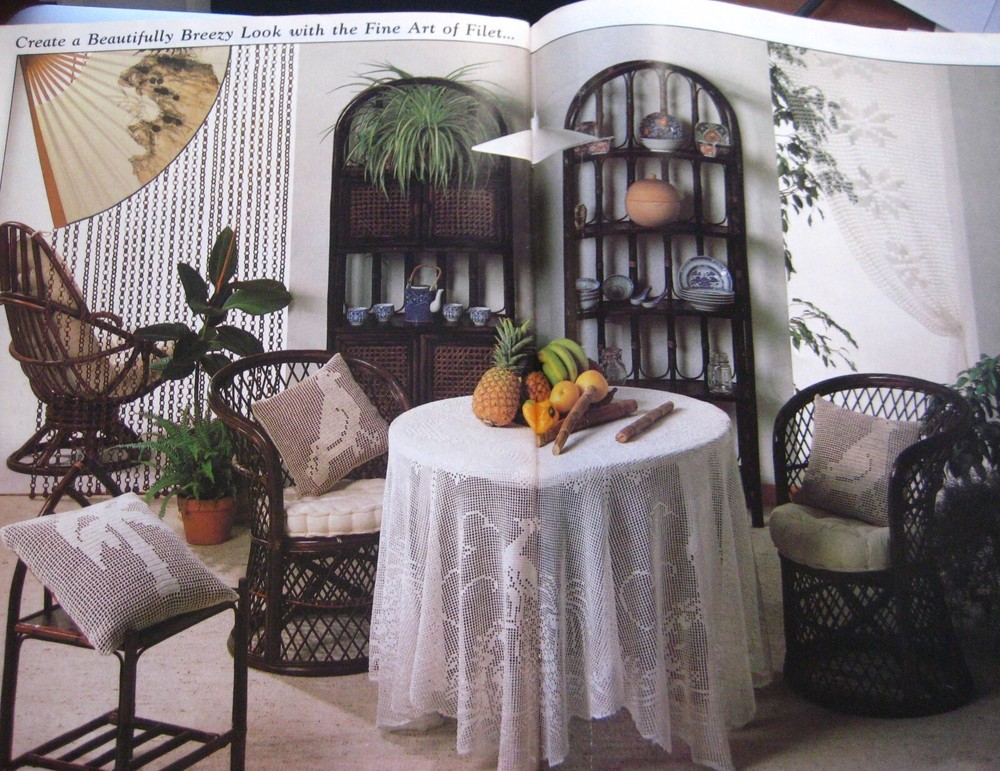 Posy Panel round table cover (#191-26) vintage crochet pattern