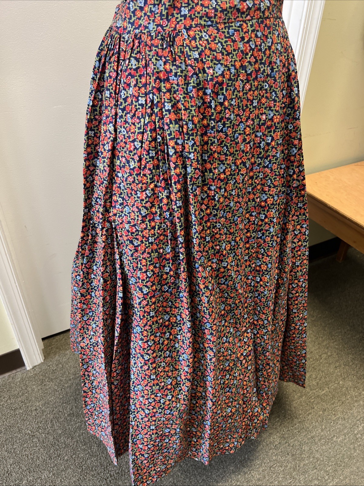 1-Pc 19th century era Woman's Multi Colored Floral Pattern Day Dress - SZ S