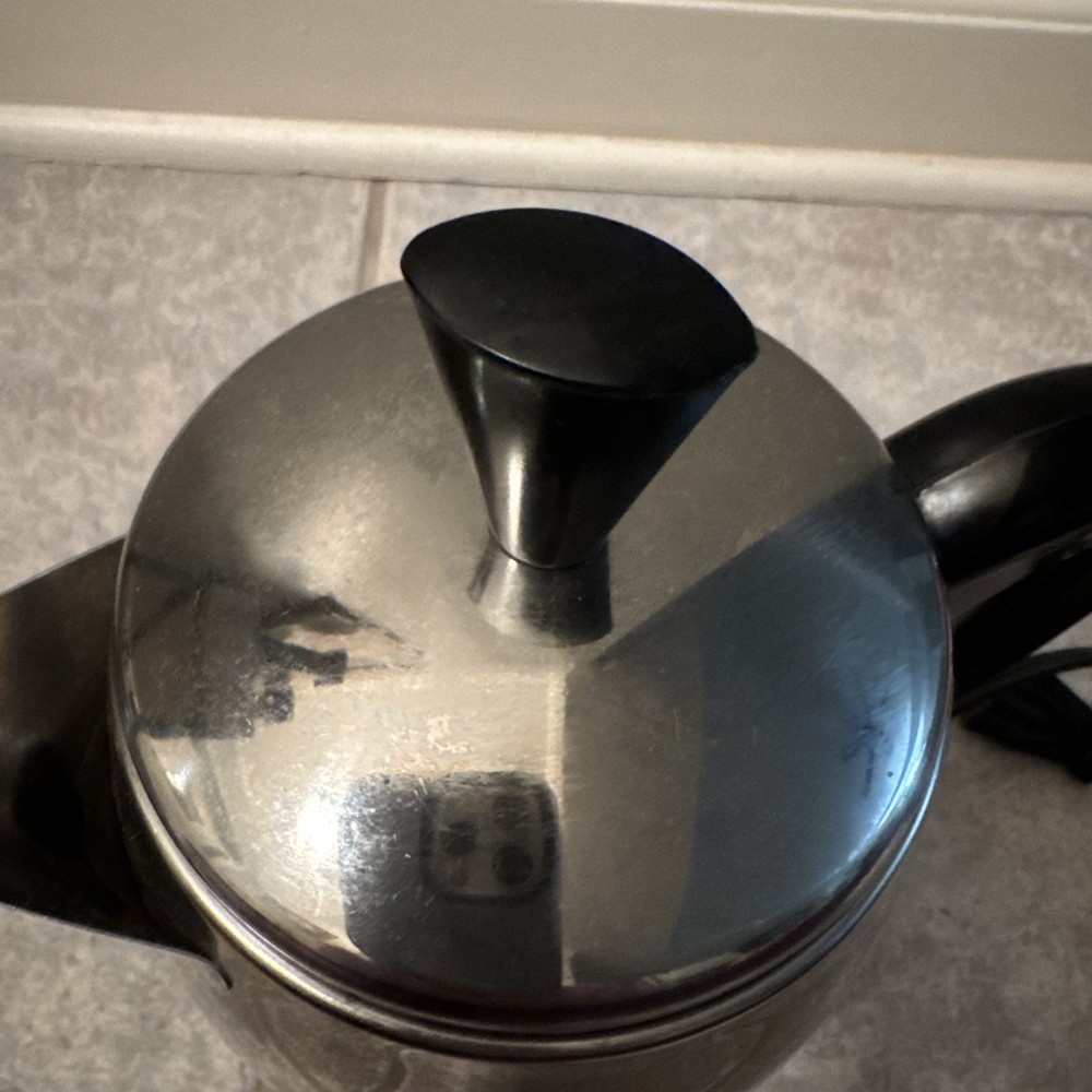 Farberware Superfast 2-4 Cup Coffee Percolator Chrome FCP240A Complete / Tested