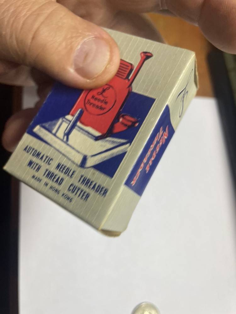 NOS Vintage 1970’s Hong Kong Automatic Needle Threader Thread Cutter