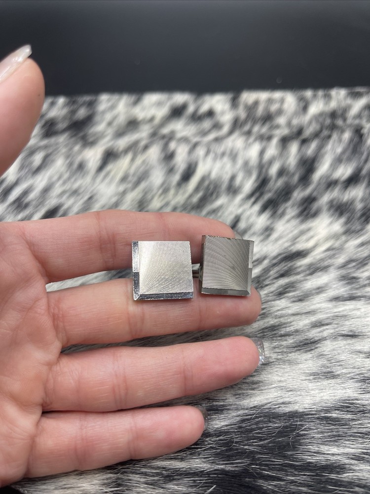 Stunning Silvertone Vintage Cuff Links #Q41