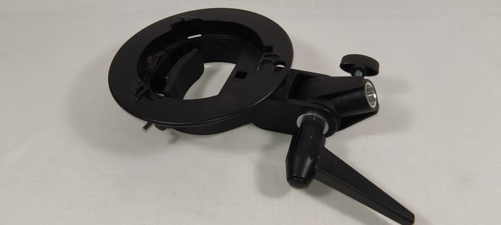 S-Type Bracket Bowens S Mount Holder for Speedlite Flash Shoot Softbox Honeycomb
