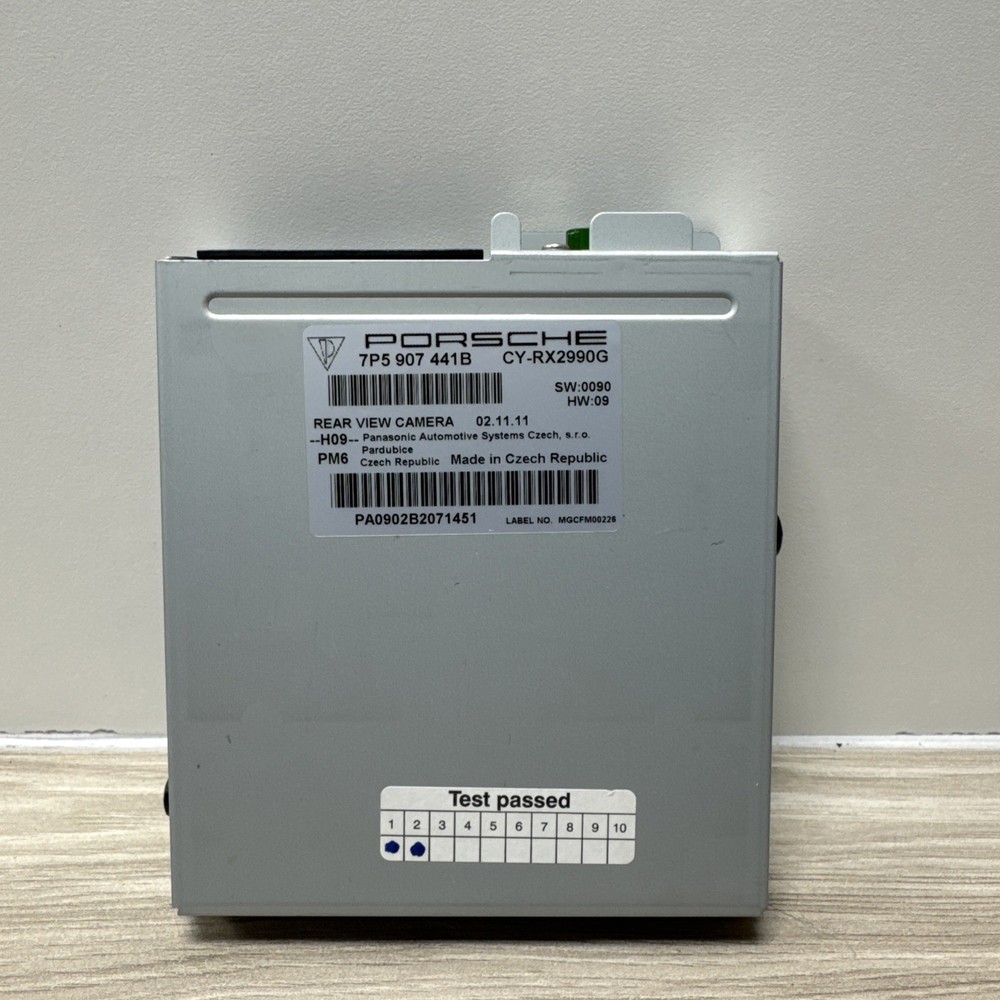 2011-2014 PORSCHE CAYENNE - REAR VIEW / Backup Camera Control Module