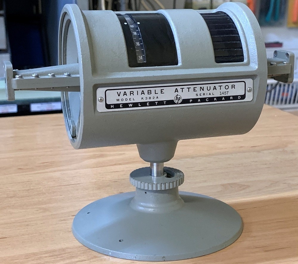 Hewlett Packard K382A, adjustable waveguide attenuator, 18 - 26.5 GHz