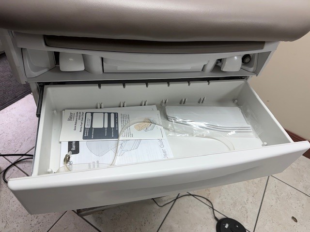 Midmark Ritter 224 Exam Table