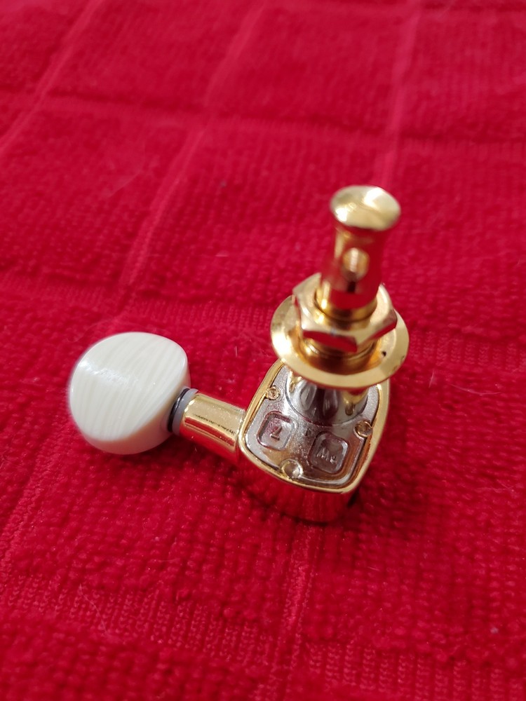 Seagull Guitar Tuner