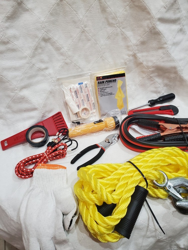 Performance Tool Deluxe Roadside Emergency Kit
