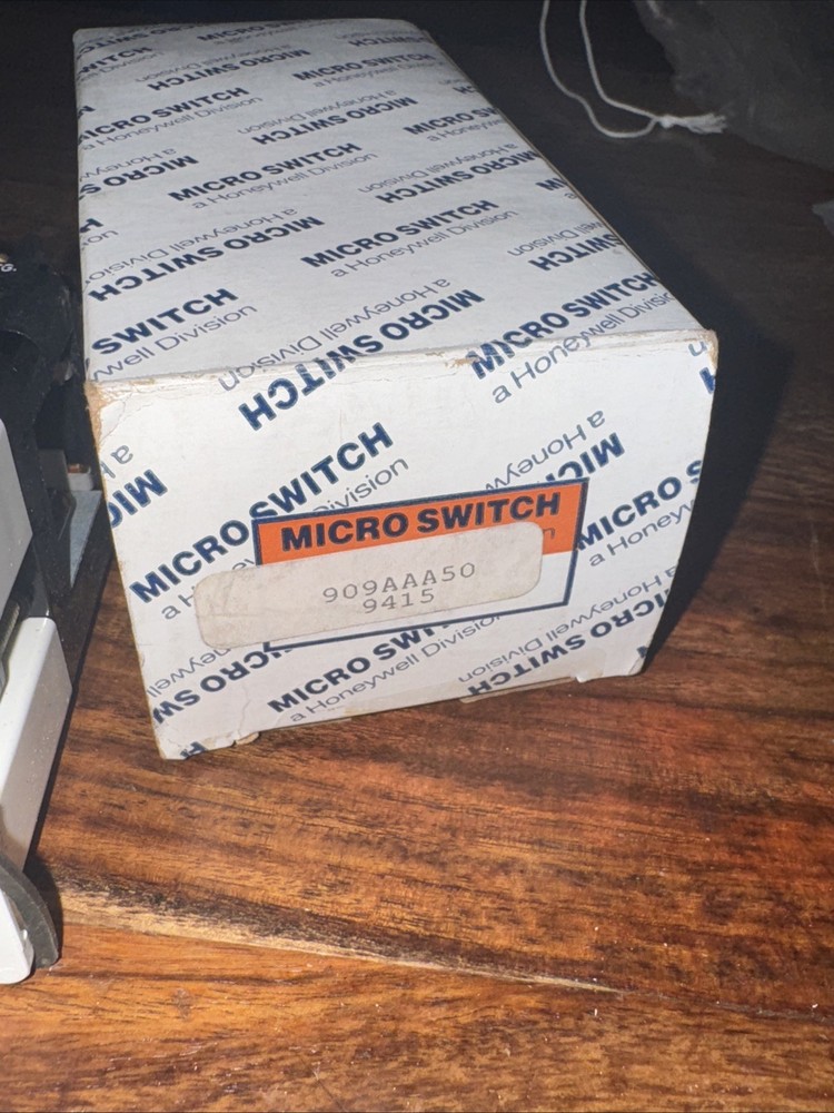 Honeywell Micro Switch 909AAA50 Operator Indicator Switch 120V, LO1
