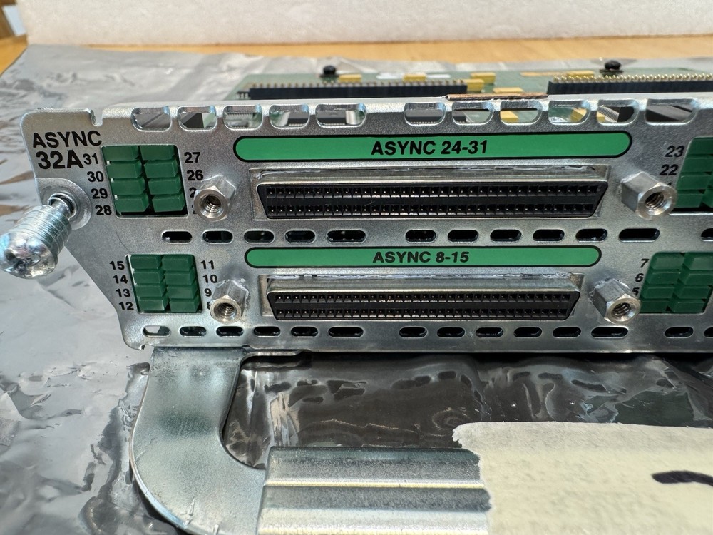 ONE CISCO ASYNC-32A 32-PORT Asynchronous Network Module Guaranteed 30 days
