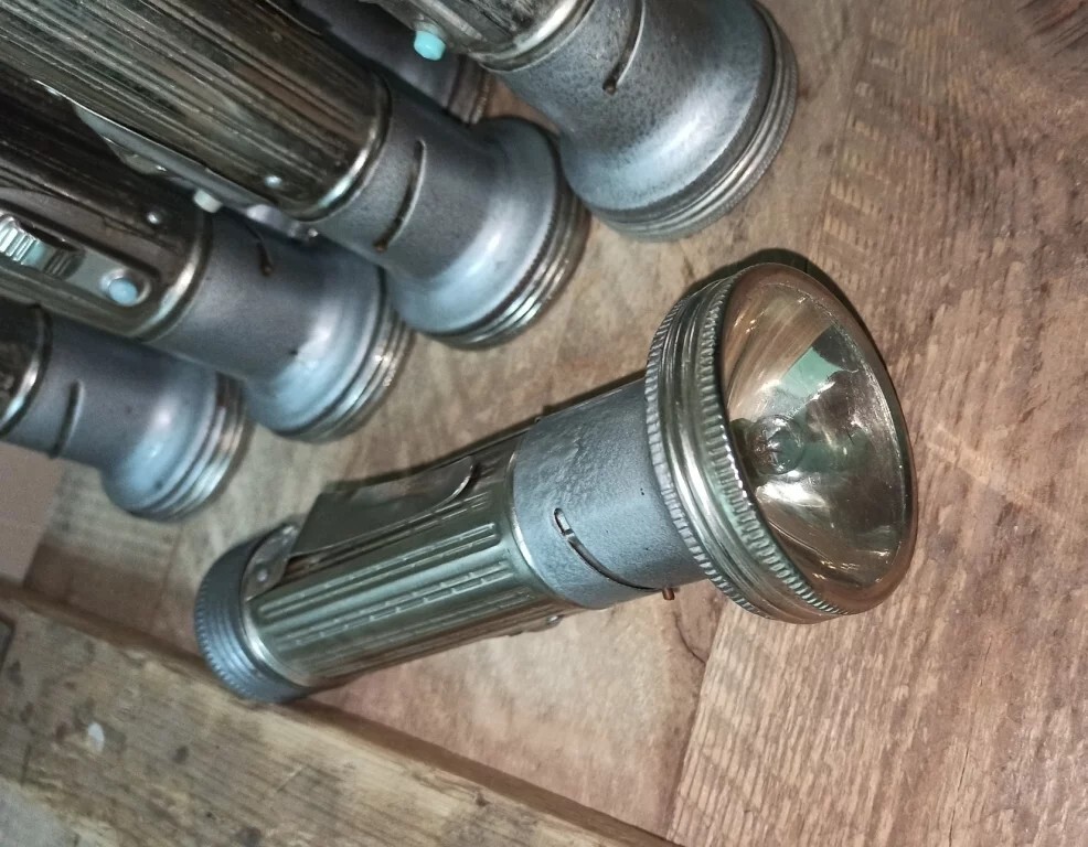 1 pcs USSR Soviet Military Flashlight with Belt Clip Morse Code Button , NEW