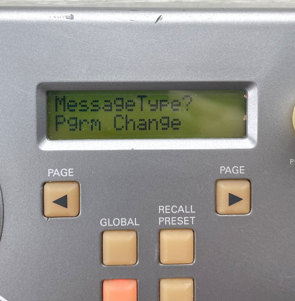 Alesis Photon X25 USB/MIDI Keyboard Controller Powers On Working but Read