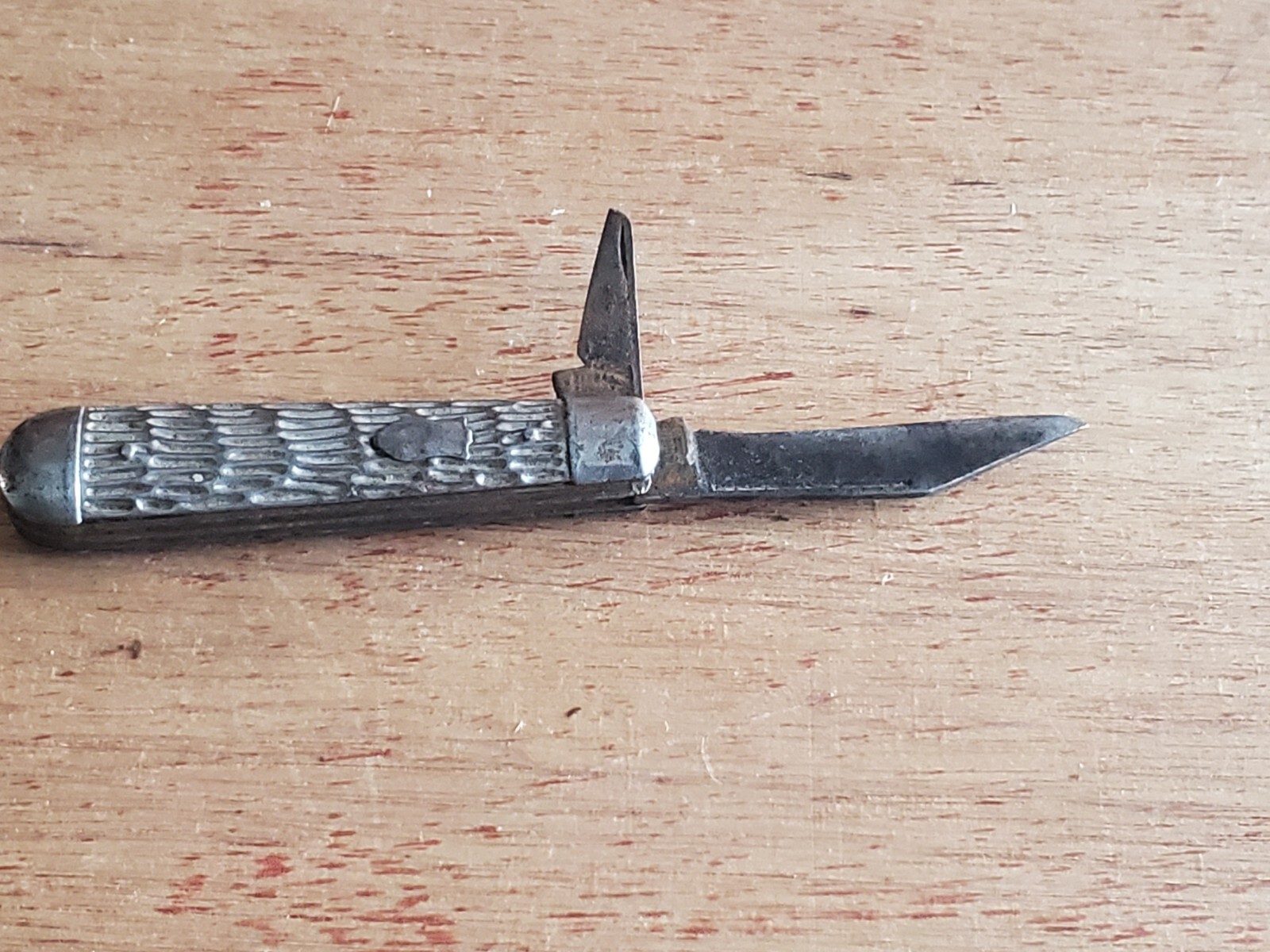 Vintage IMPERIAL 2 Blade Folding Pocket Knife Metal Handles NO Snap Rough Bad