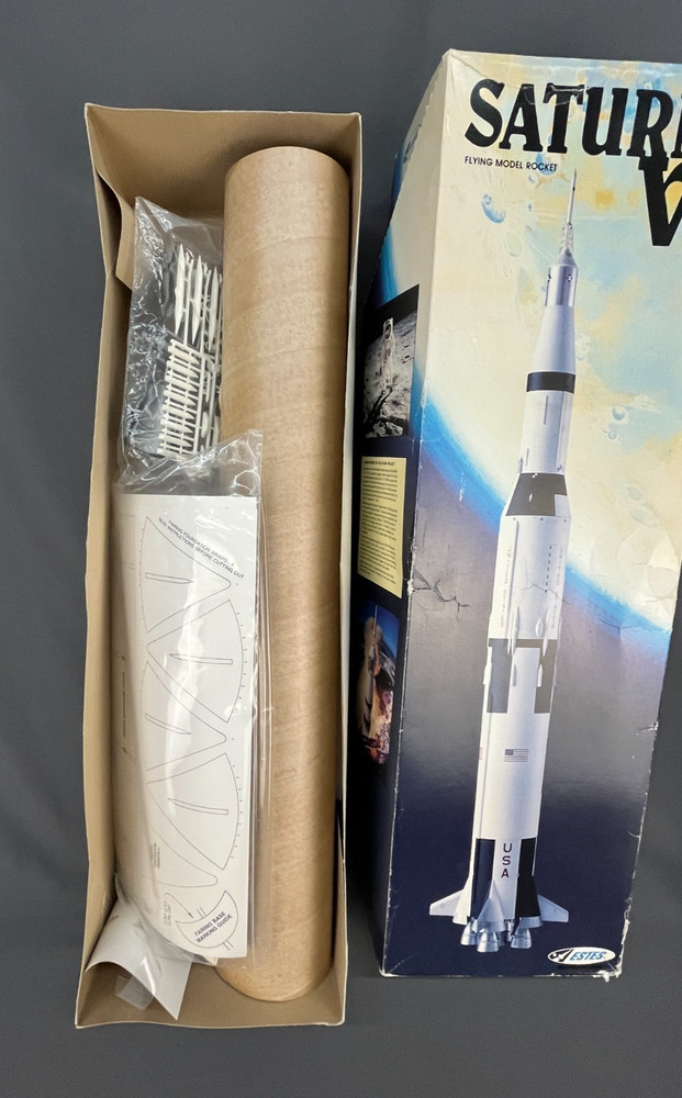 NOS NEW Vtg Estes Saturn V Model Rocket Kit #2001