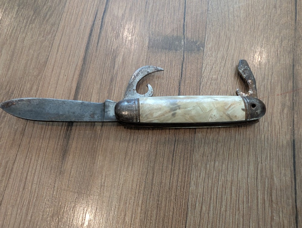 Vintage Kamp King Pearl Pocket Knife