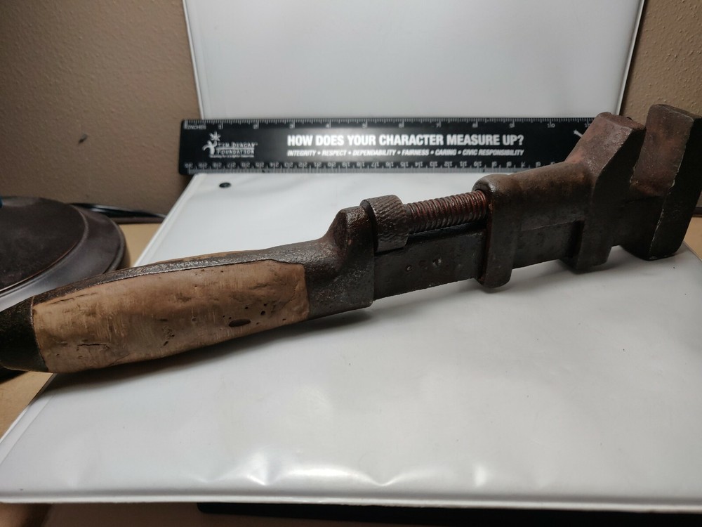 Coe's & Co. 12" Adjustable Wrench (CosTool029)