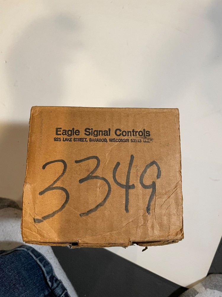 NIB EAGLE SIGNAL HZ172A6  Timer Module 0-40  120 Volt New Danaher Controls