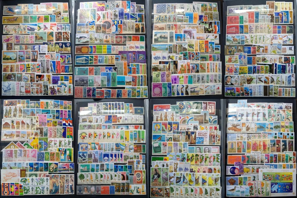 Worldwide Stamp Collection MNH - 100 Full Sets from 60 Different Countries &Gift
