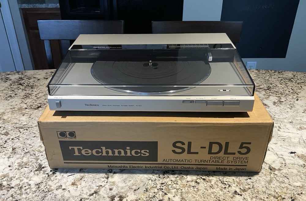 Technics Direct Drive Automatic Linear Tracking Turntable System SL-DL5