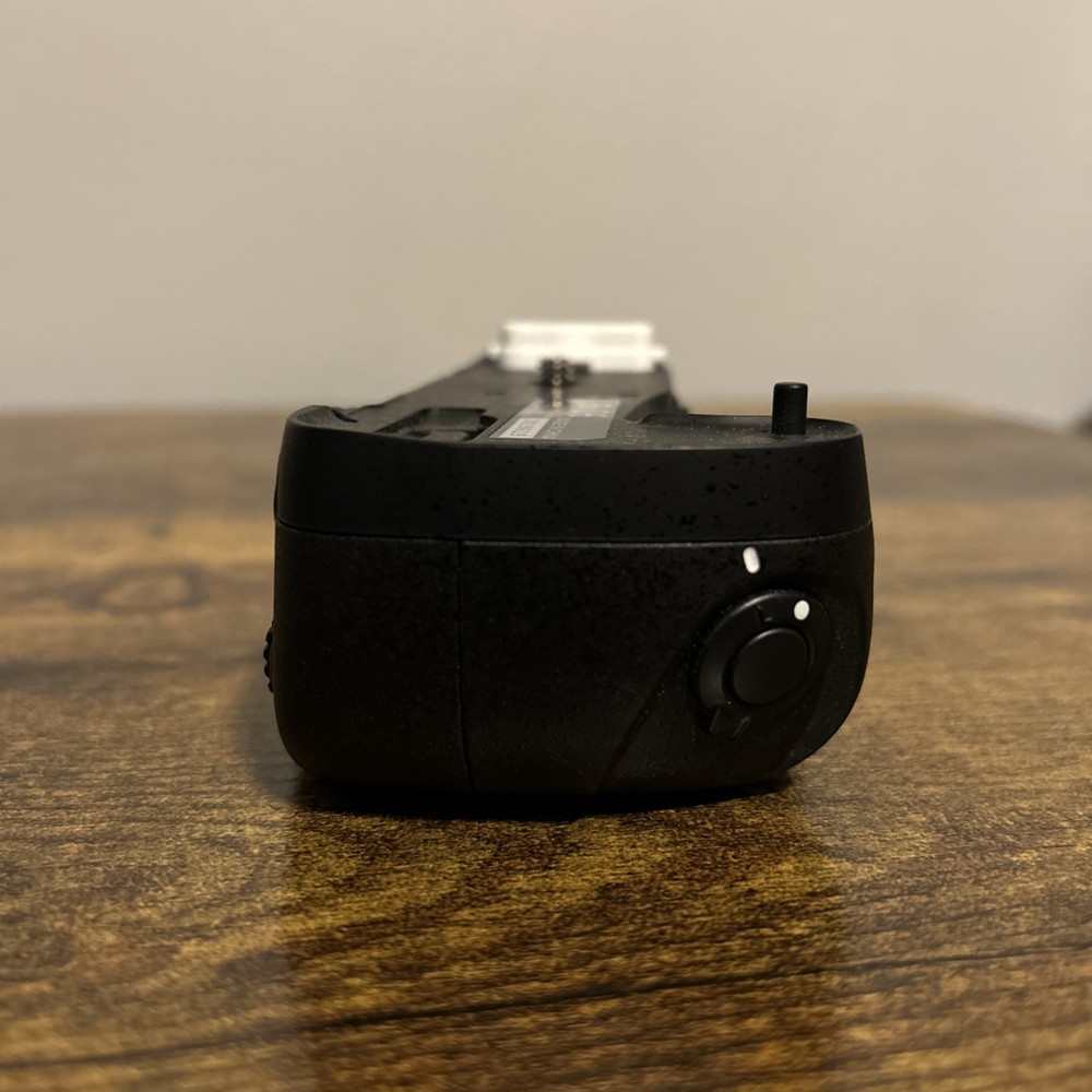 Nikon MB-D16 Multi Power Battery Pack Grip for D750