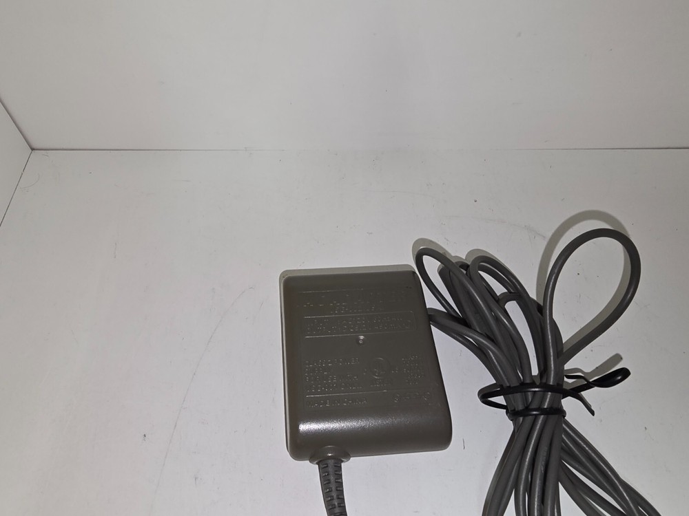 Nintendo usg-002 - A/C adapter