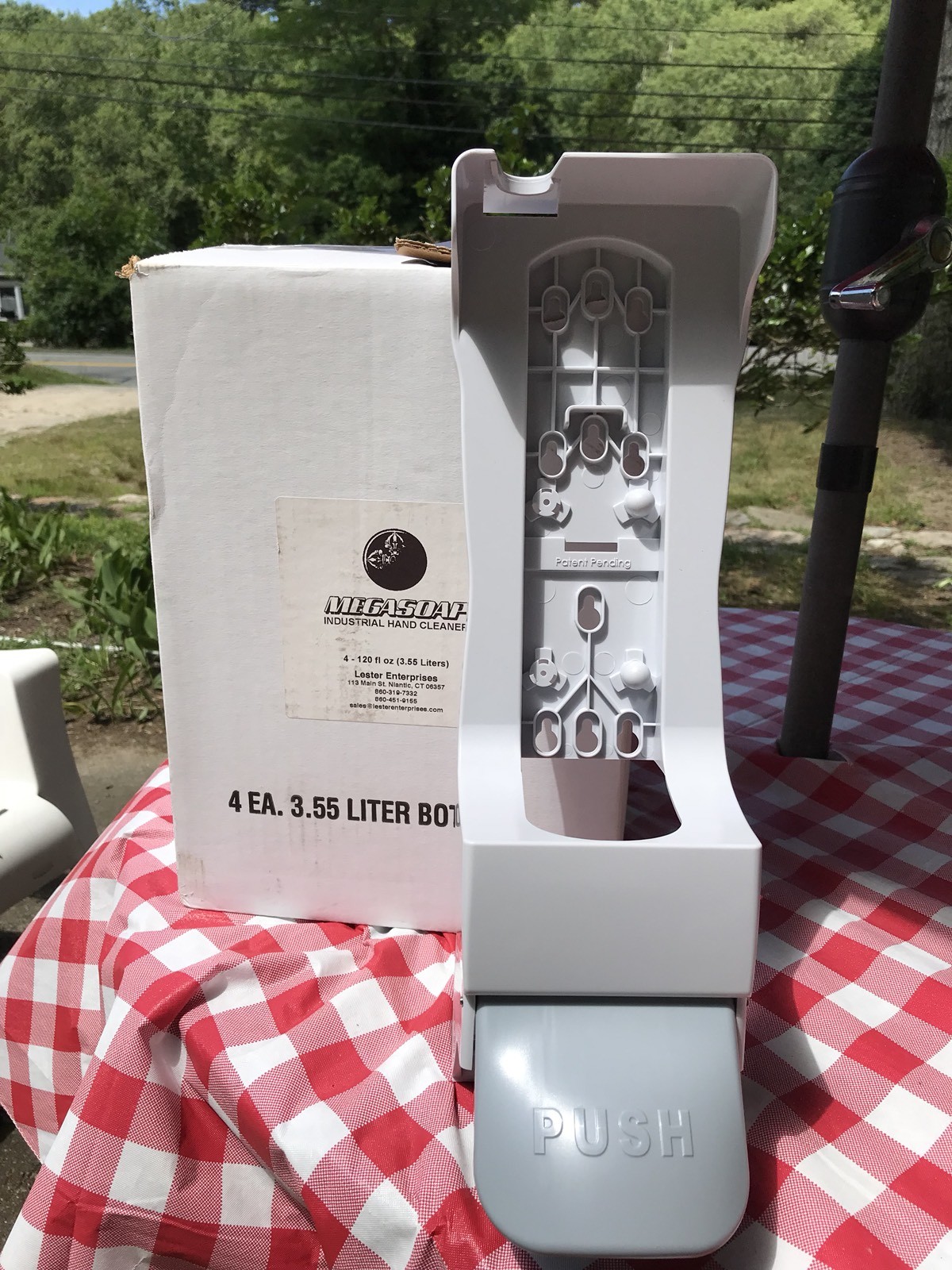 BEST WALNUT SHELL INDUSTRIAL HAND SOAP HAND CLEANER Case 4ea 120oz AND DISPENSER