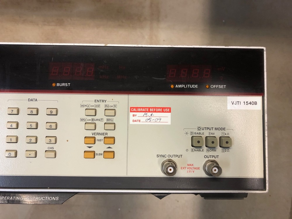 HP 8165A Programmable Signal Source 1mHz to 50MHz, Bench Tested
