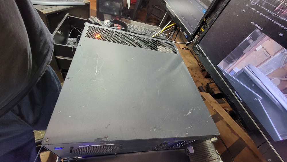 NewTek TriCaster 8000 Enhanced with Windows 11 Live Panel Virtual set editor