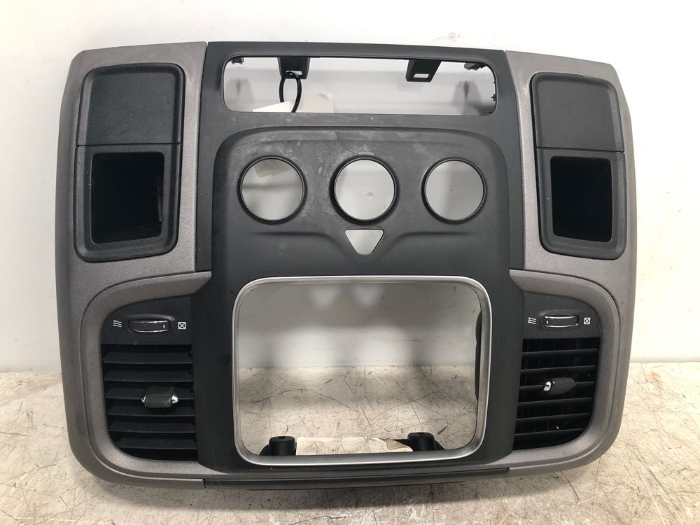 2017 Ram 5500 Dash & Interior Parts (719-10043)