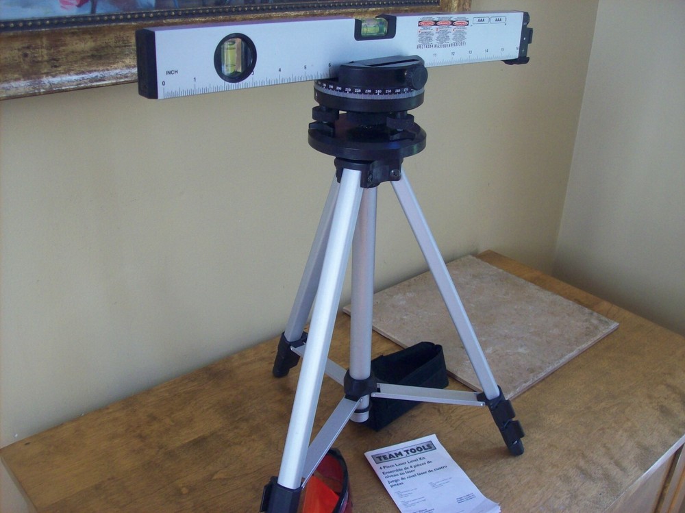 Team Tools 4 Piece Laser Level Kit. NEVER USED.