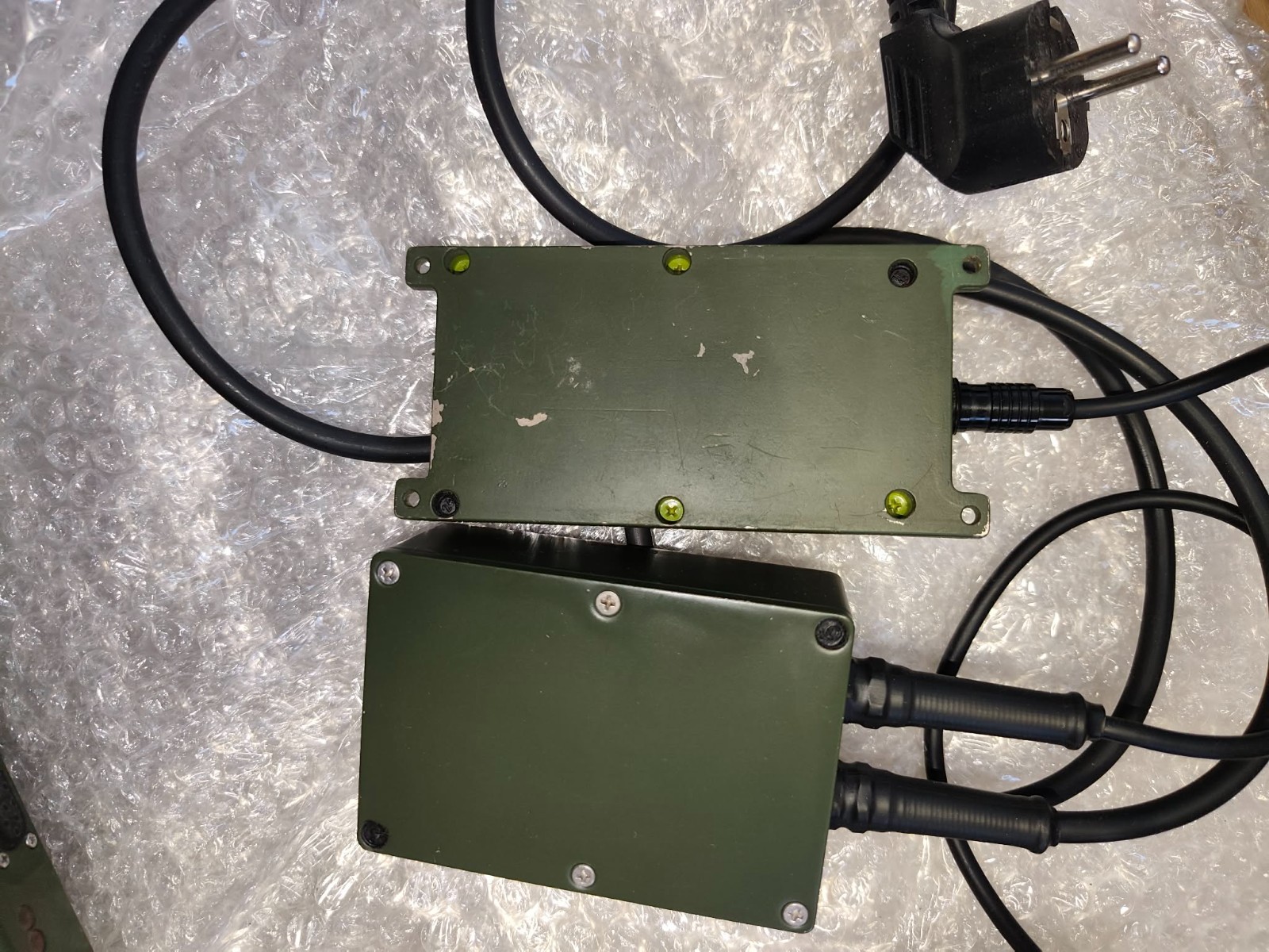 Radio Station Azart R-187-P1 2.4A