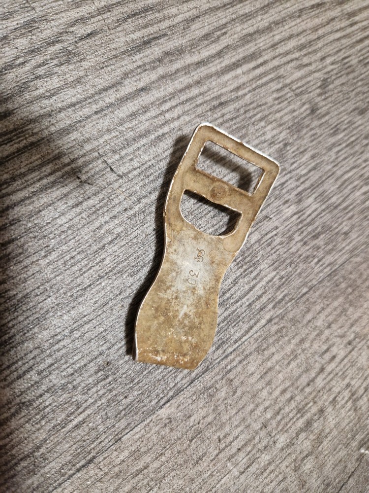 WW2 GERMAN Soldier Y STRAP HOOK